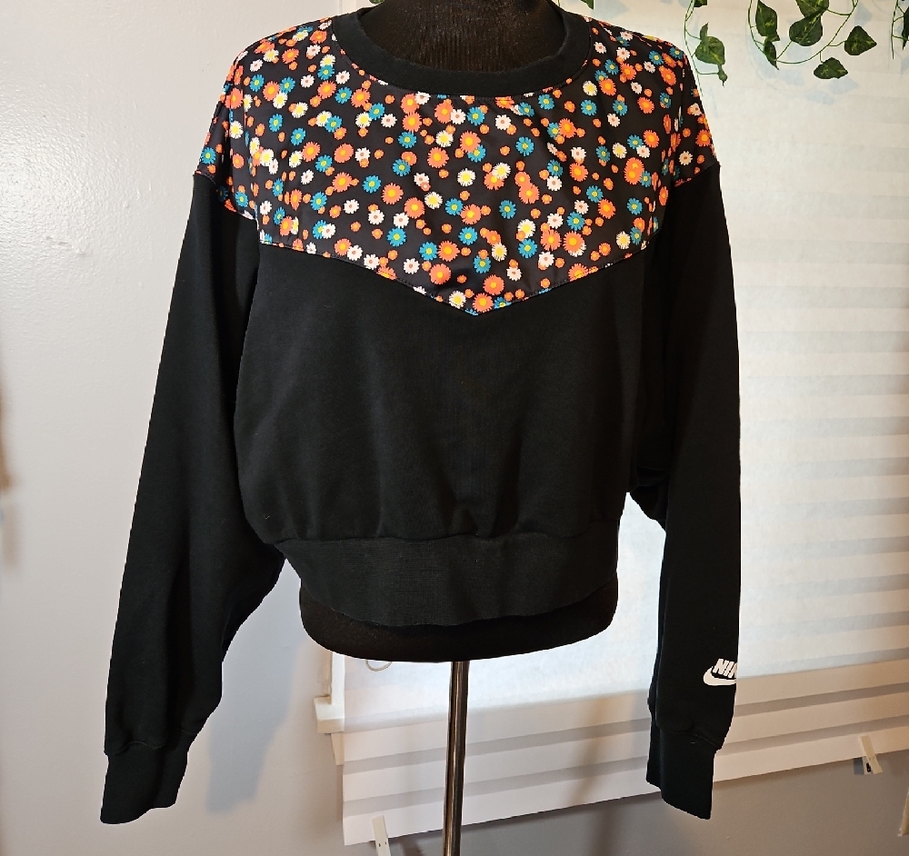 Nike Black Floral Sweatshirt